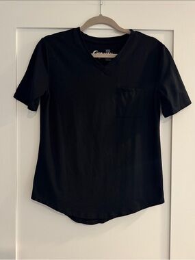 ZYIA Active Black V-Neck Women's Pocket Tee | Size Medium